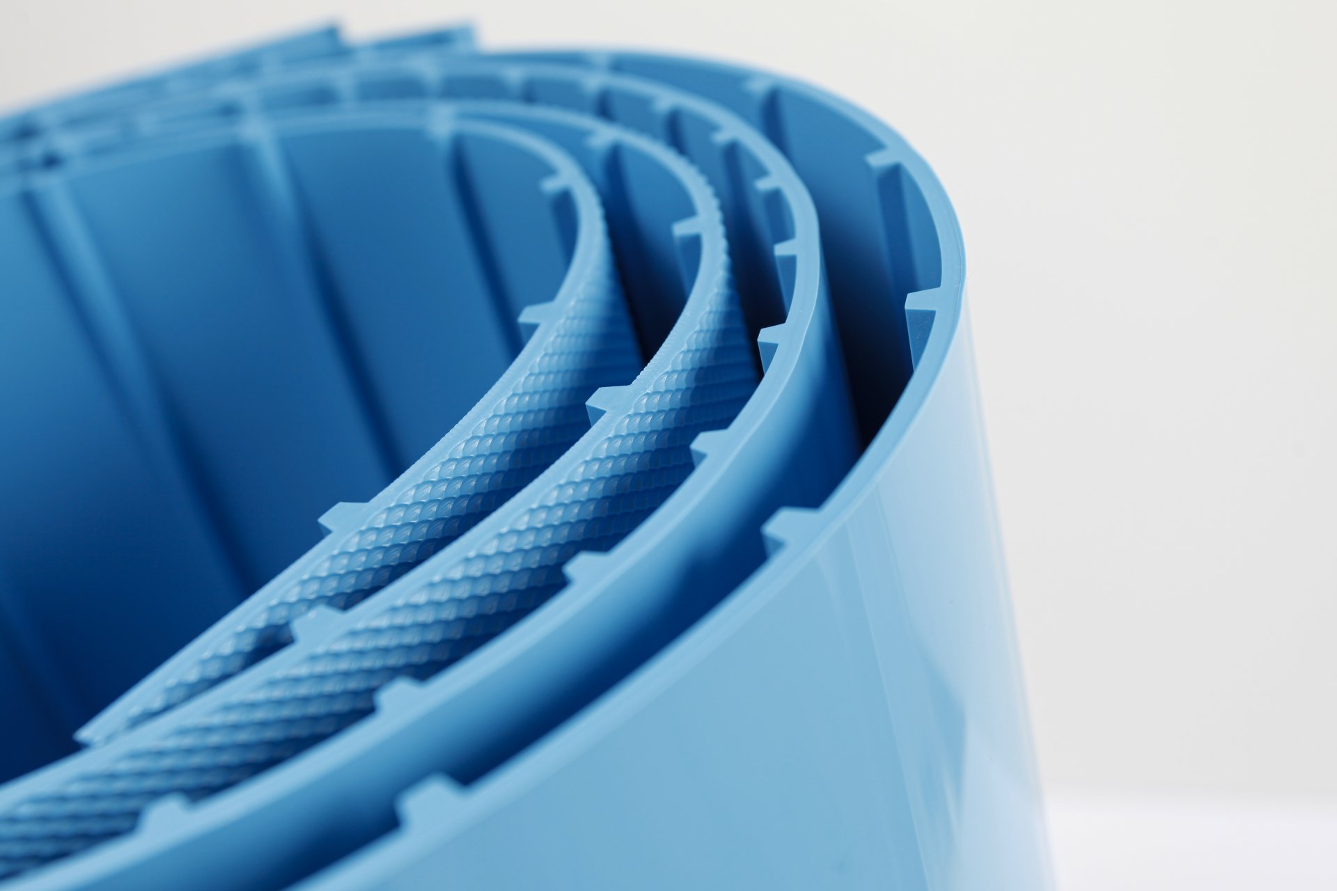 Монолітні стрічки